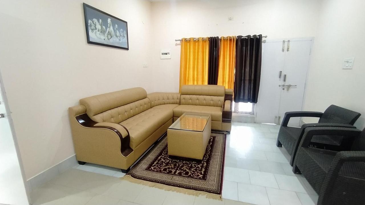 Kushi Homestay Guest House Visakhapatnam Buitenkant foto